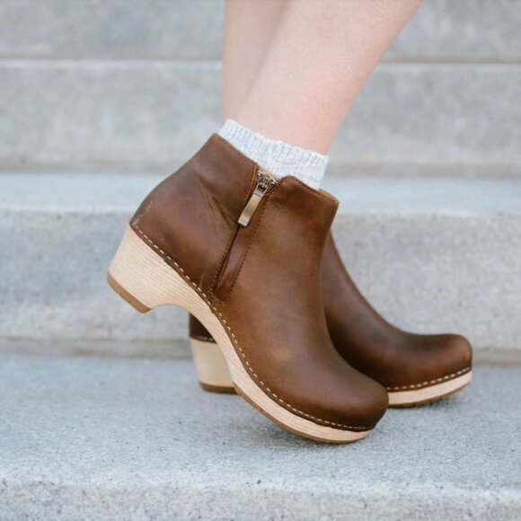 NEW Dansko Lizanne Boots - Leather in tan  For Women 925 7s3 - Picture 1 of 12